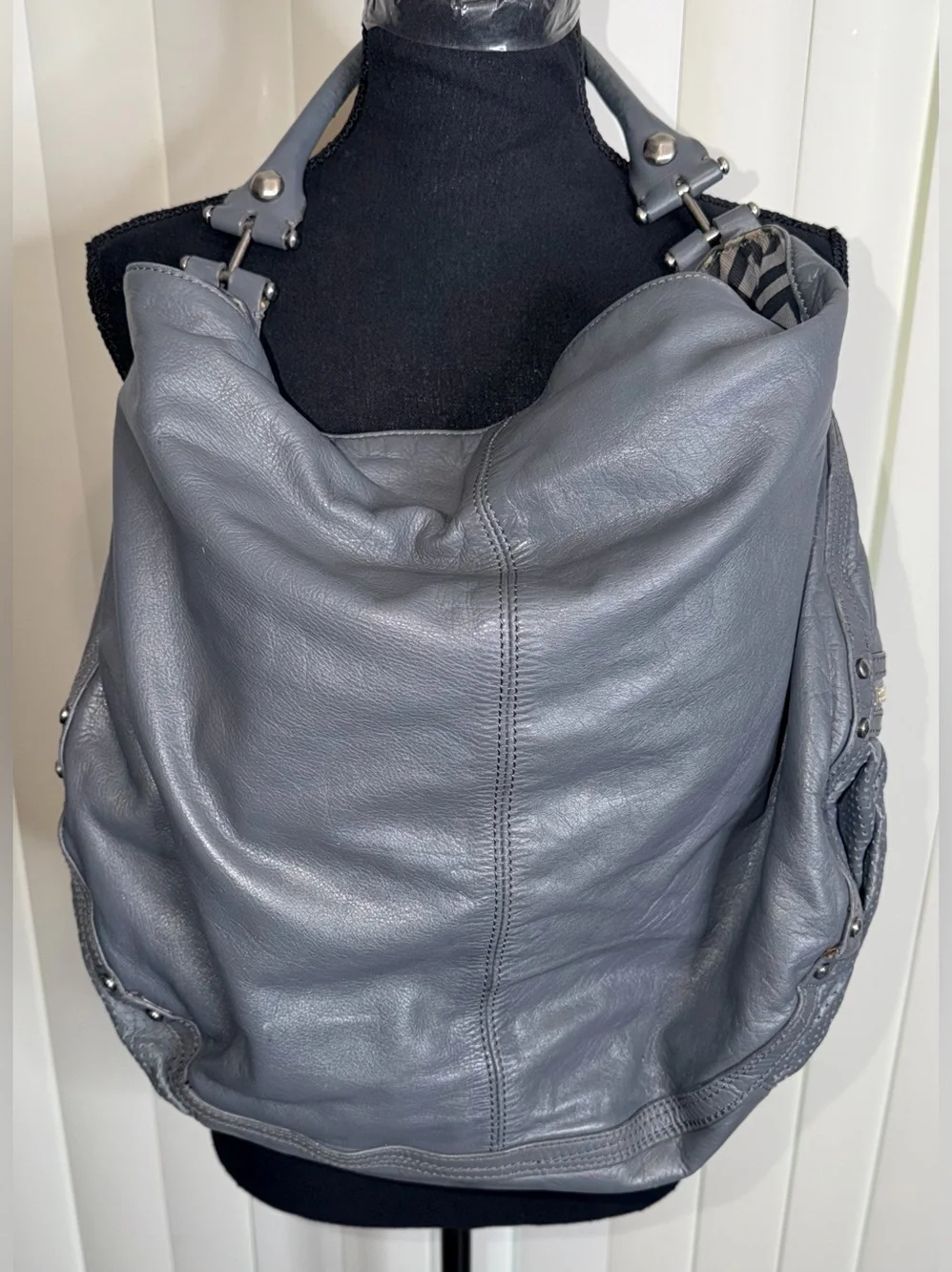 7 For All Mankind Women’s Gray Hobo Bag Magnetic Closure Side Zip Pockets Large